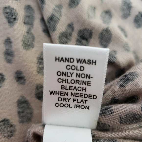 Banana Republic Shirt Leopard Cheetah Print 3/4 Sleeve Keyhole Neck Knit Top - Picture 7 of 8